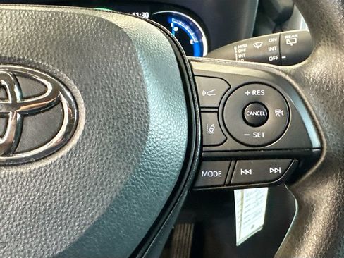 Used 2025 Toyota RAV4 LE AWD/4WD image 13
