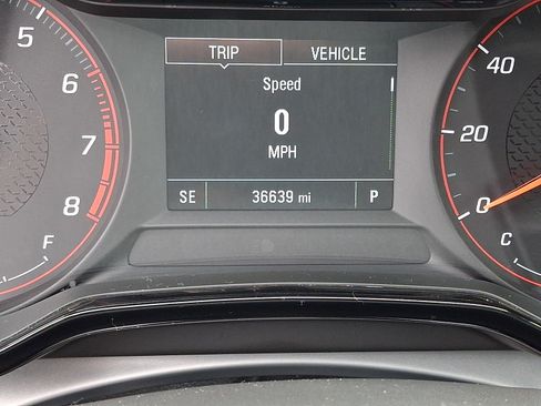 Used 2024 Chevrolet Trax RS FWD image 19