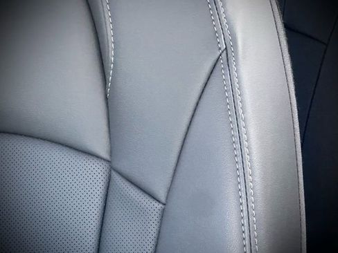 Used 2024 Buick Enclave Essence w/ Experience Buick Package image 15