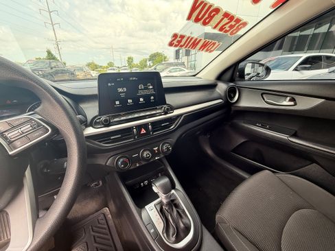 Used 2021 Kia Forte LXS FWD image 11