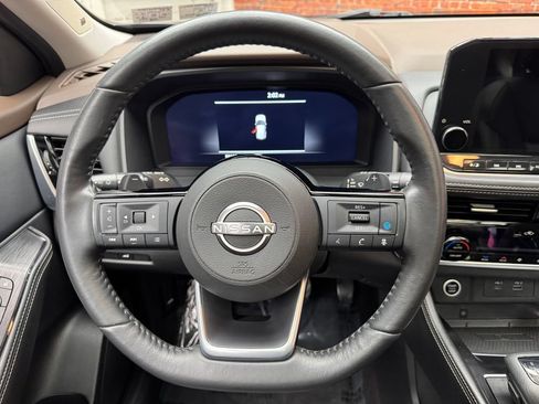 Used 2022 Nissan Rogue Platinum w/ Head-Up Display Package AWD/4WD image 14