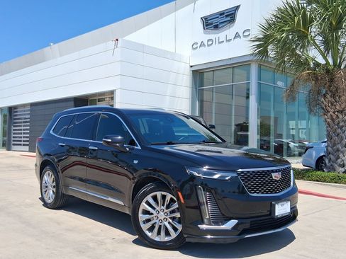 Used 2022 Cadillac XT6 Premium Luxury FWD image 1