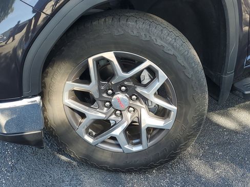 Used 2023 GMC Sierra 1500 SLT w/ SLT Premium Package image 3