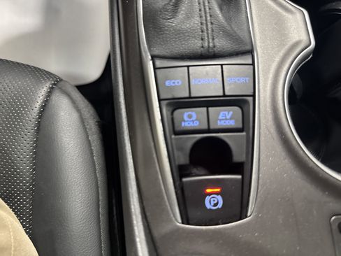 Used 2021 Toyota Camry XLE w/ Navigation Upgrade Package FWD image 26