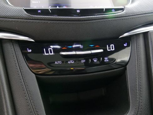 Used 2020 Cadillac XT5 Premium Luxury AWD/4WD image 20