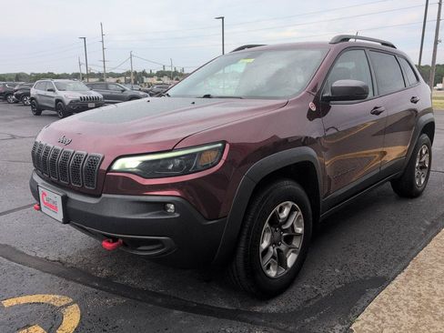 Used 2019 Jeep Cherokee Trailhawk AWD/4WD image 4