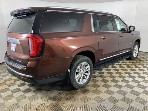 Used 2023 GMC Yukon XL SLT AWD/4WD image 12