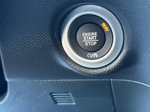 New 2026 Chrysler Voyager LX FWD image 18