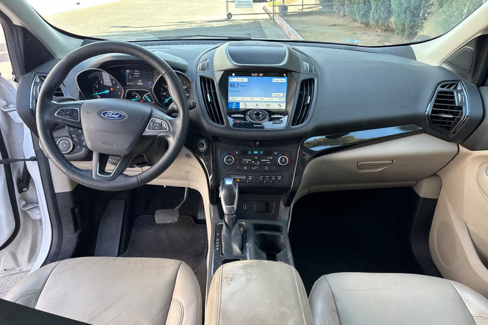 Used 2019 Ford Escape Titanium FWD image 4