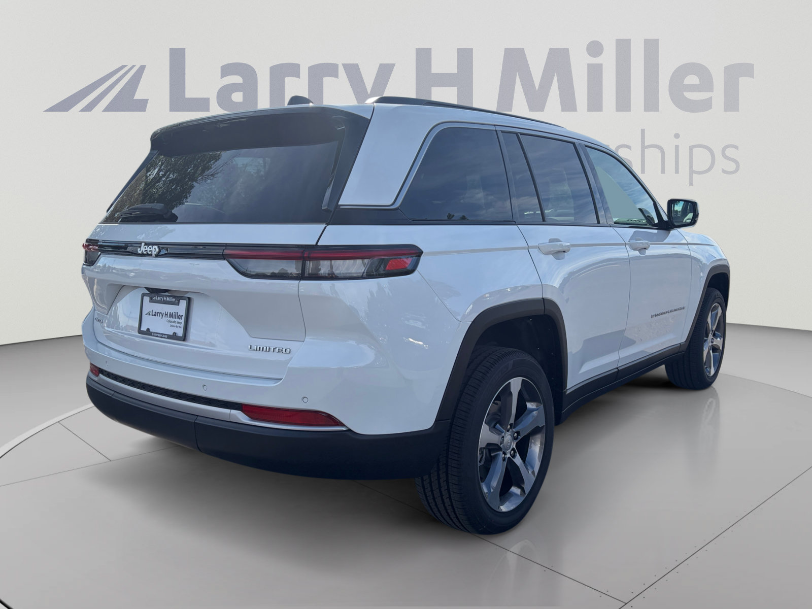 New 2026 Jeep Grand Cherokee Limited AWD/4WD image 5