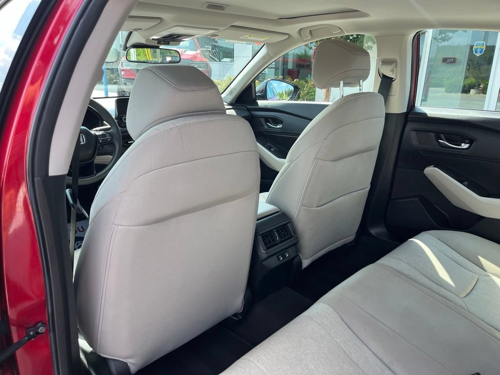 Used 2025 Honda Accord SE image 15