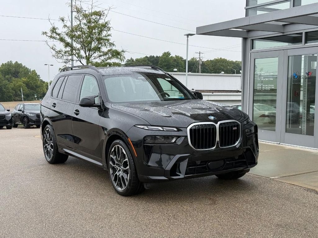 Used 2026 BMW X7 M60i AWD/4WD image 1