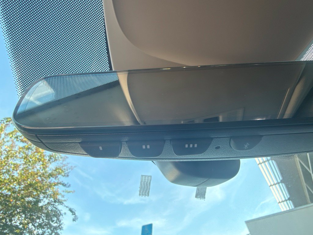 Certified 2024 Volkswagen Taos SE w/ Panoramic Sunroof Package FWD image 23
