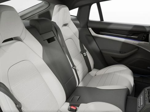 New 2026 Porsche Panamera image 6