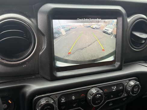 Used 2023 Jeep Wrangler Sport S image 13