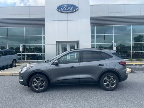 Used 2025 Ford Escape ST-Line Select AWD/4WD image 1