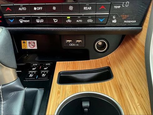 Used 2022 Lexus RX 350L Premium w/ Premium Package AWD/4WD image 15