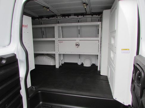 Used 2022 Chevrolet Express 2500 w/ Driver Convenience Package image 6