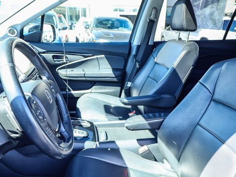 Used 2018 Honda Pilot Touring image 14