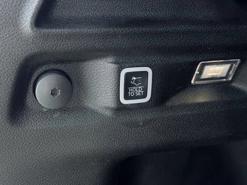 Used 2023 Jeep Grand Cherokee L Laredo AWD/4WD image 13