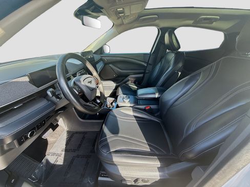 Used 2023 Ford Mustang Mach-E Premium image 19