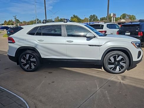 New 2026 Volkswagen Atlas Cross Sport SE AWD/4WD image 4