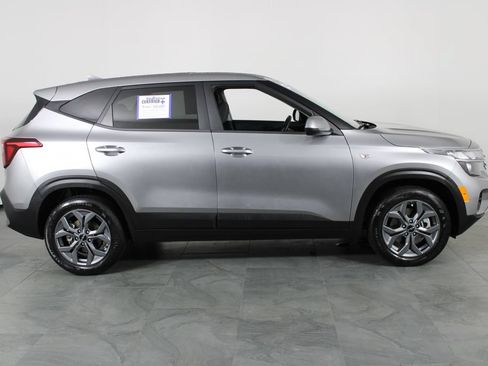 Used 2024 Kia Seltos LX AWD/4WD image 14