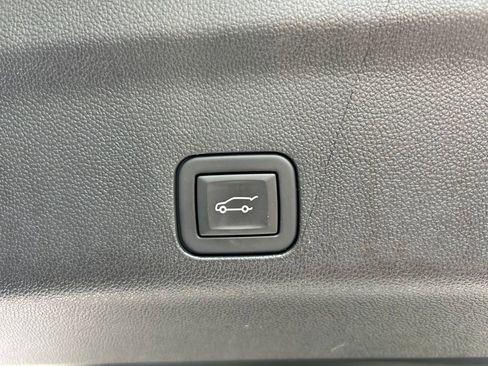 Used 2024 GMC Yukon Denali AWD/4WD image 47