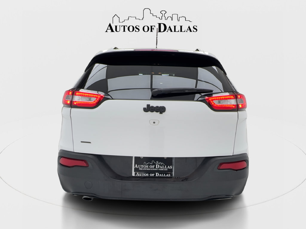 Used 2018 Jeep Cherokee Latitude w/ Altitude Package FWD image 8