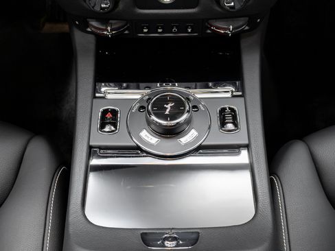 Used 2015 Rolls-Royce Ghost image 35