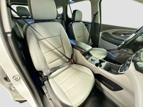 Used 2022 GMC Terrain SLT w/ Infotainment Package II FWD image 27