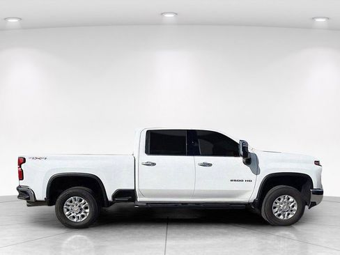 Used 2025 Chevrolet Silverado 2500 LTZ w/ LTZ Convenience Package image 3