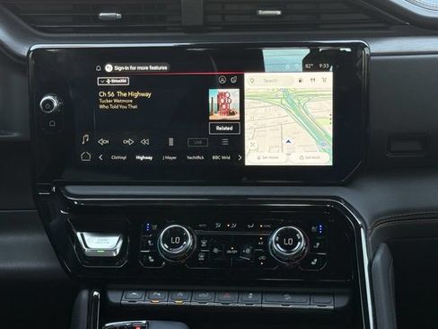 Used 2023 GMC Sierra 1500 AT4 w/ Technology Package AWD/4WD image 17