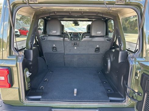Used 2022 Jeep Wrangler Unlimited Rubicon w/ Trailer Tow Package AWD/4WD image 60