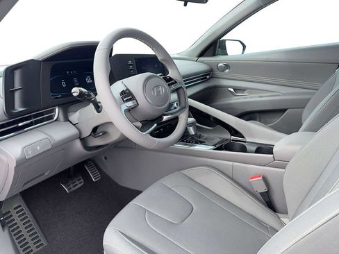 New 2026 Hyundai Elantra SEL Sport FWD image 14