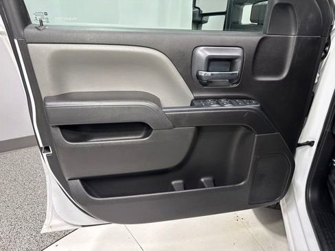Used 2018 Chevrolet Silverado 1500 W/T w/ Trailering Package AWD/4WD image 8