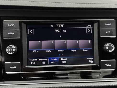 Used 2023 Volkswagen Jetta Sport image 14