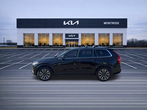 Used 2021 Volvo XC90 T6 Momentum AWD/4WD image 9