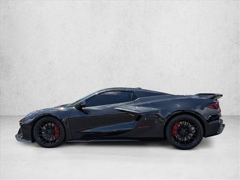 Used 2024 Chevrolet Corvette Z06 RWD image 9