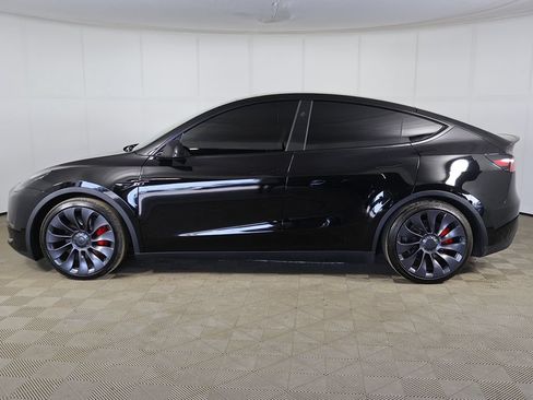 Used 2024 Tesla Model Y Performance AWD/4WD image 16