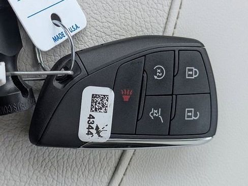 Used 2024 GMC Acadia Denali w/ Super Cruise Package image 35