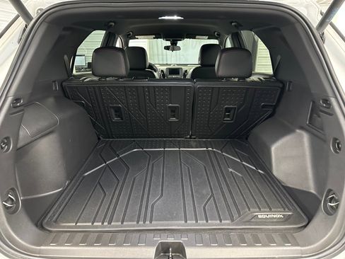 Certified 2022 Chevrolet Equinox RS w/ LPO, Floor Liner Package image 24