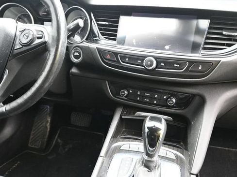 Used 2018 Buick Regal Essence w/ Driver Confidence Package #1 AWD/4WD image 15