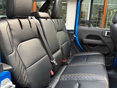 Used 2022 Jeep Wrangler Unlimited Sahara image 23