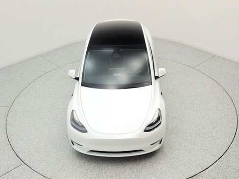 Used 2022 Tesla Model Y Long Range AWD/4WD image 22