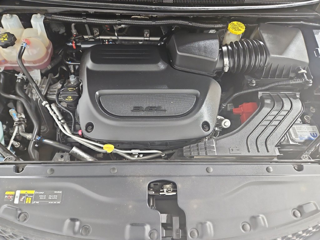 Used 2024 Chrysler Voyager LX FWD image 21