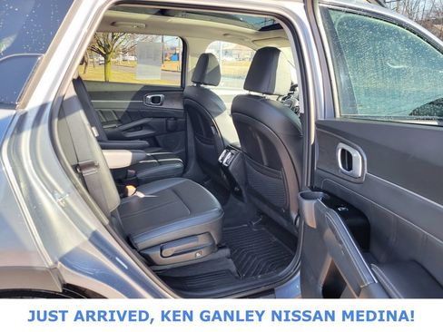 Used 2024 Kia Sorento SX image 21