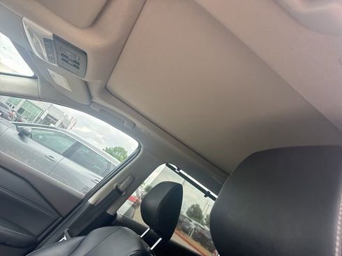 Used 2023 Nissan Rogue SL w/ SL Premium Package image 12