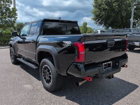 Used 2025 Toyota Tacoma TRD Off-Road w/ TRD Off Road Premium Package AWD/4WD image 4