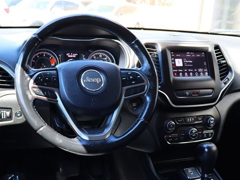 Used 2019 Jeep Cherokee Latitude Plus w/ Comfort/Convenience Group FWD image 36
